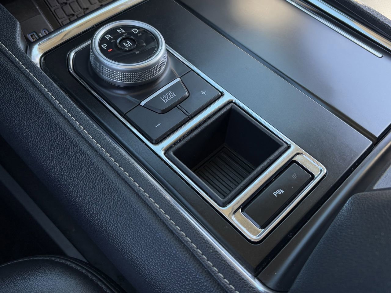 Certified 2023 Ford Expedition XLT image 18