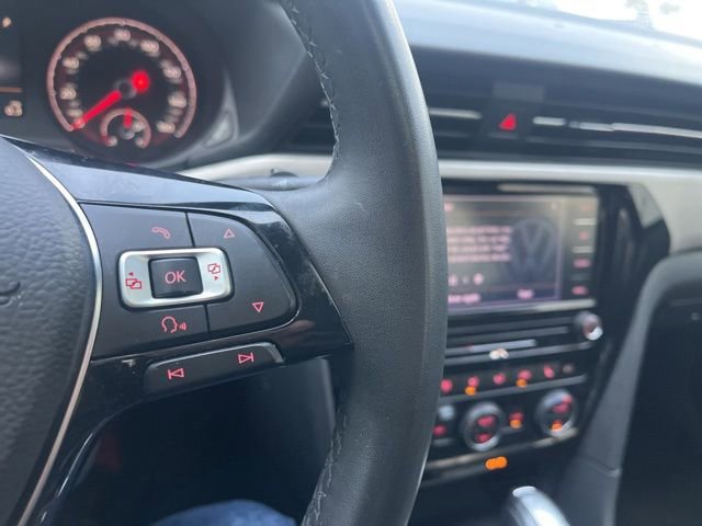 Used 2022 Volkswagen Passat 2.0T SE image 28