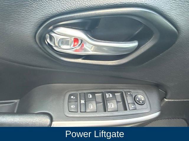 Used 2022 Jeep Cherokee Latitude Lux w/ Sun & Sound Group FWD image 12