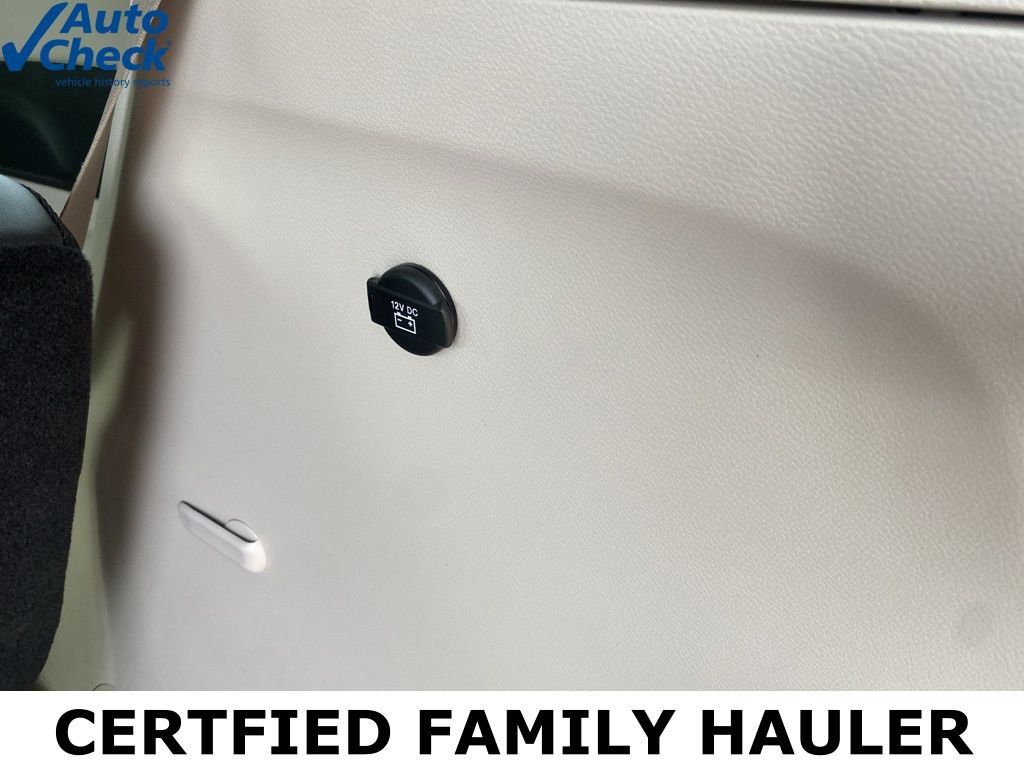 Used 2024 Chrysler Pacifica Touring-L image 13