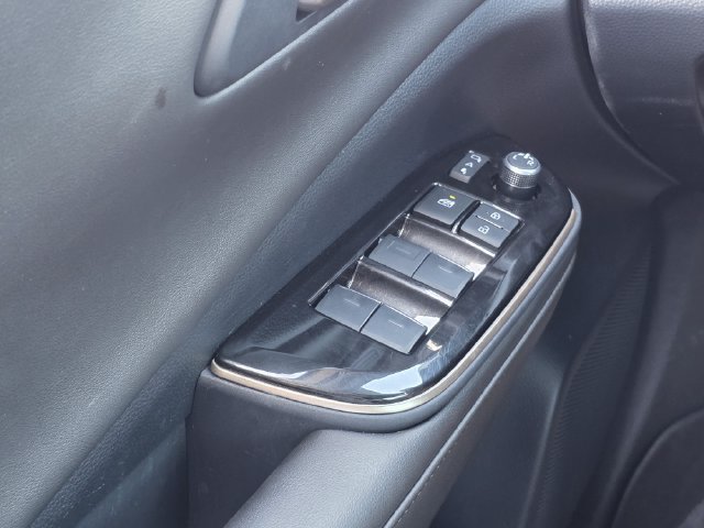 Used 2026 Toyota Crown AWD/4WD image 17