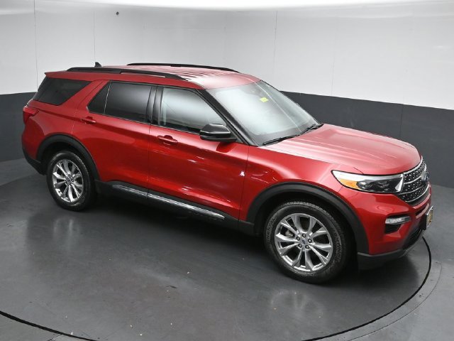 Certified 2024 Ford Explorer XLT w/ Equipment Group 202A AWD/4WD image 45