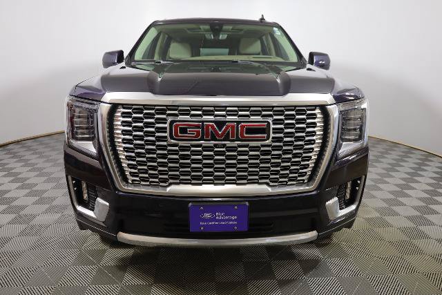 Used 2021 GMC Yukon XL Denali w/ Denali Premium Package AWD/4WD image 3