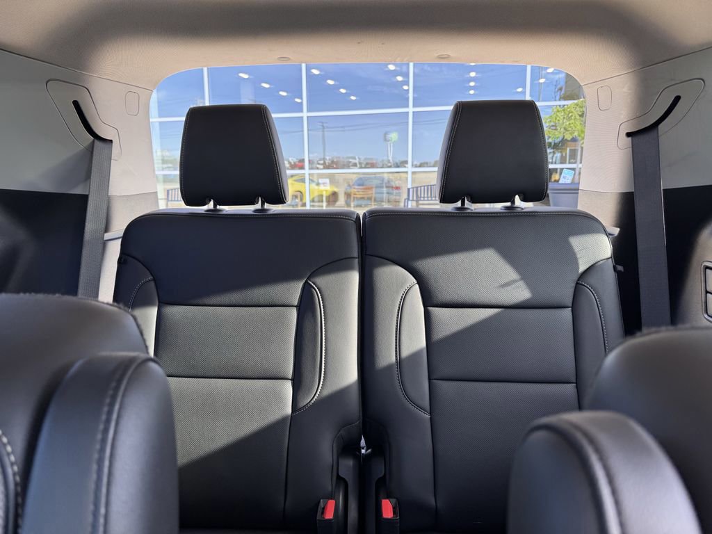 Used 2023 GMC Acadia SLT image 37