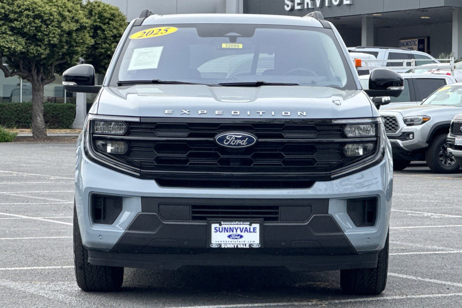 Certified 2025 Ford Expedition Active image 9