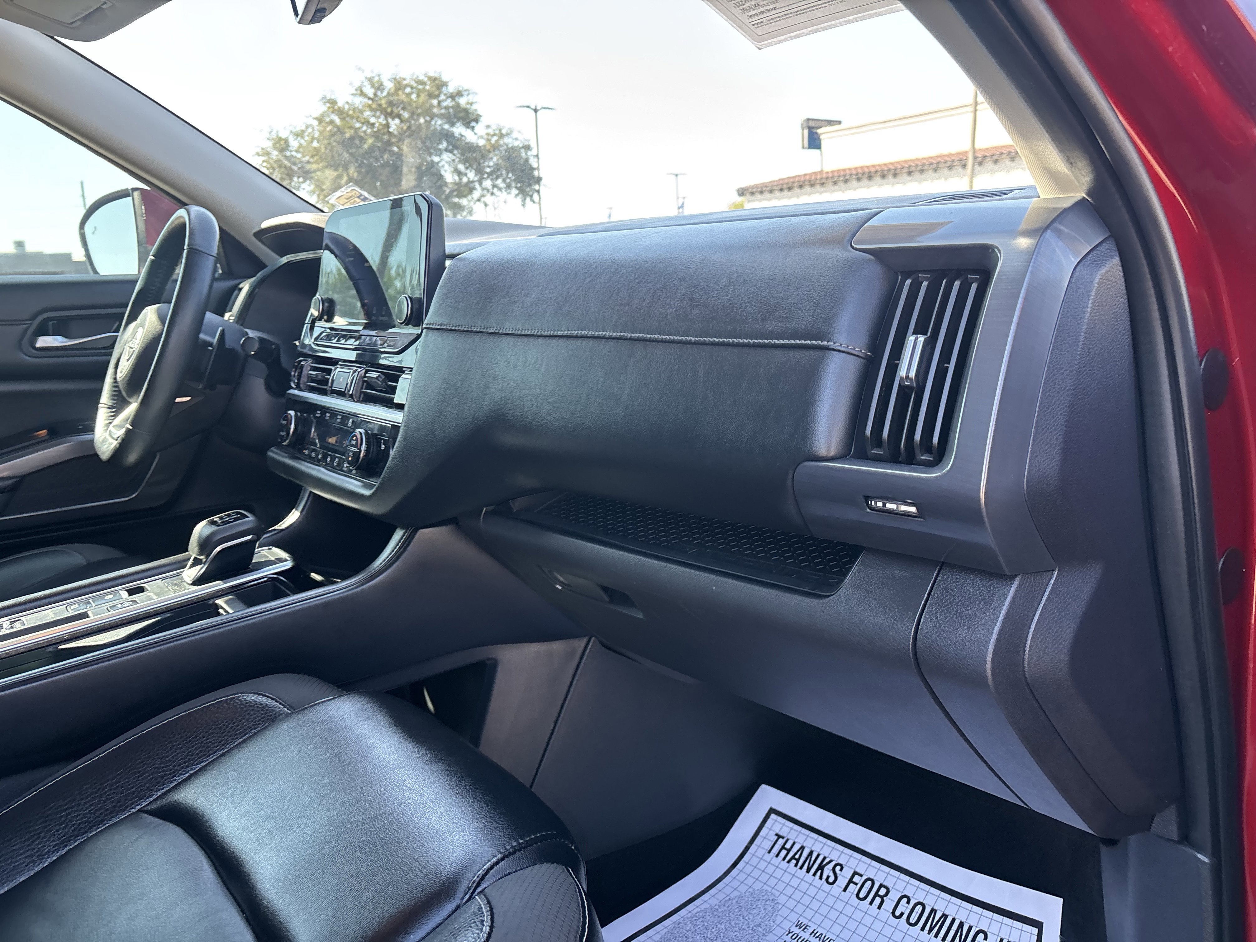 Used 2023 Nissan Pathfinder SL image 27