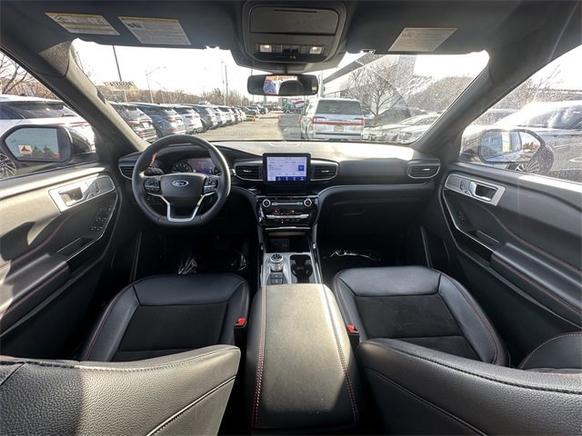 Certified 2023 Ford Explorer ST-Line w/ Class IV Trailer Tow Package image 17