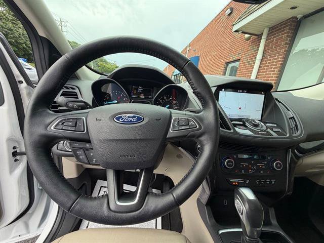 Certified 2019 Ford Escape Titanium AWD/4WD image 15