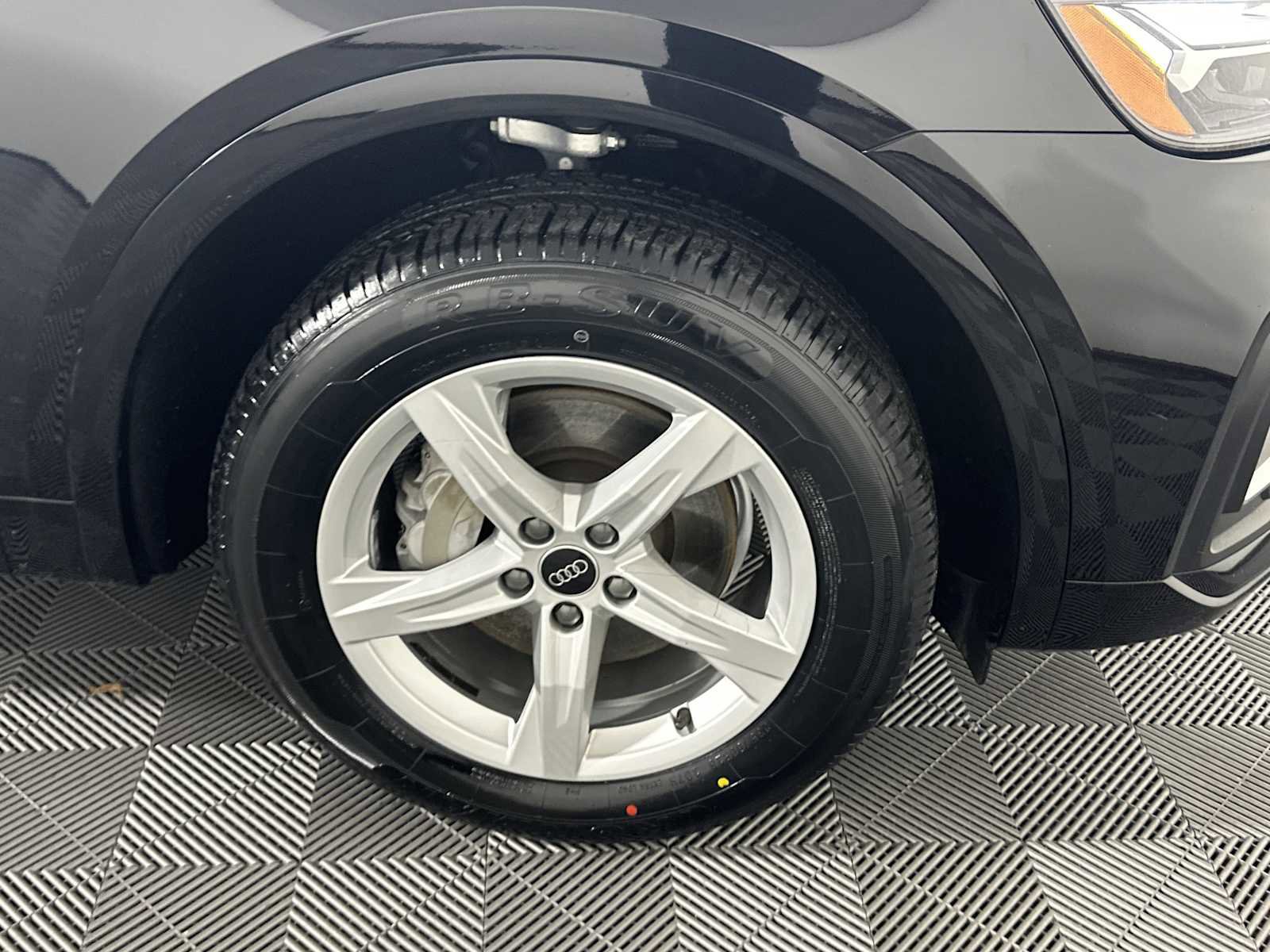 Used 2023 Audi Q5 2.0T Premium w/ Convenience Package image 10