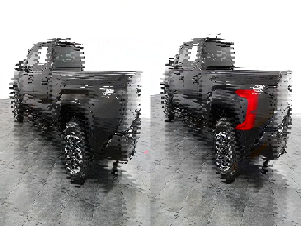 Used 2025 Toyota Tacoma TRD Sport image 3