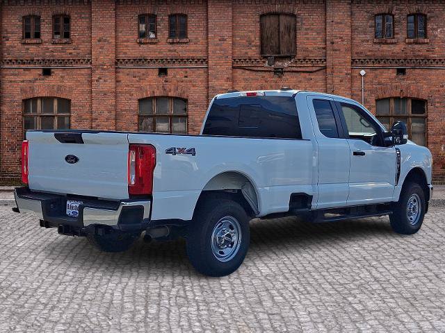 Certified 2025 Ford F250 XL w/ XL Chrome Package AWD/4WD image 4