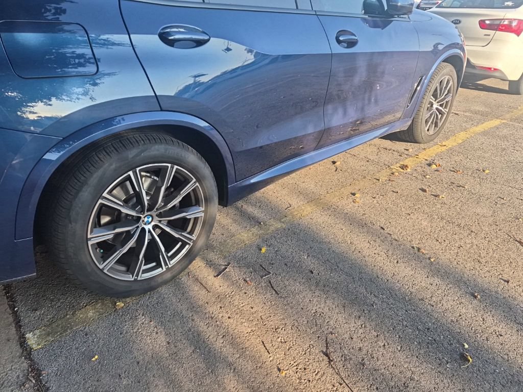 Used 2021 BMW X5 sDrive40i w/ M Sport Package RWD image 18