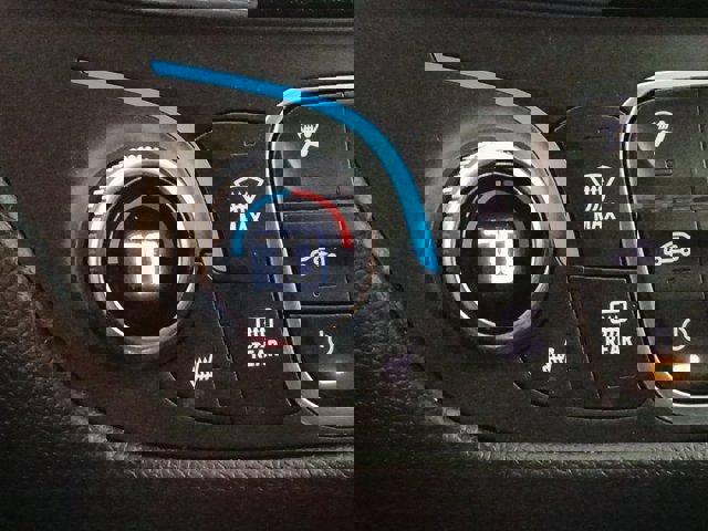 Used 2020 Chevrolet Equinox LT w/ Midnight Edition image 16