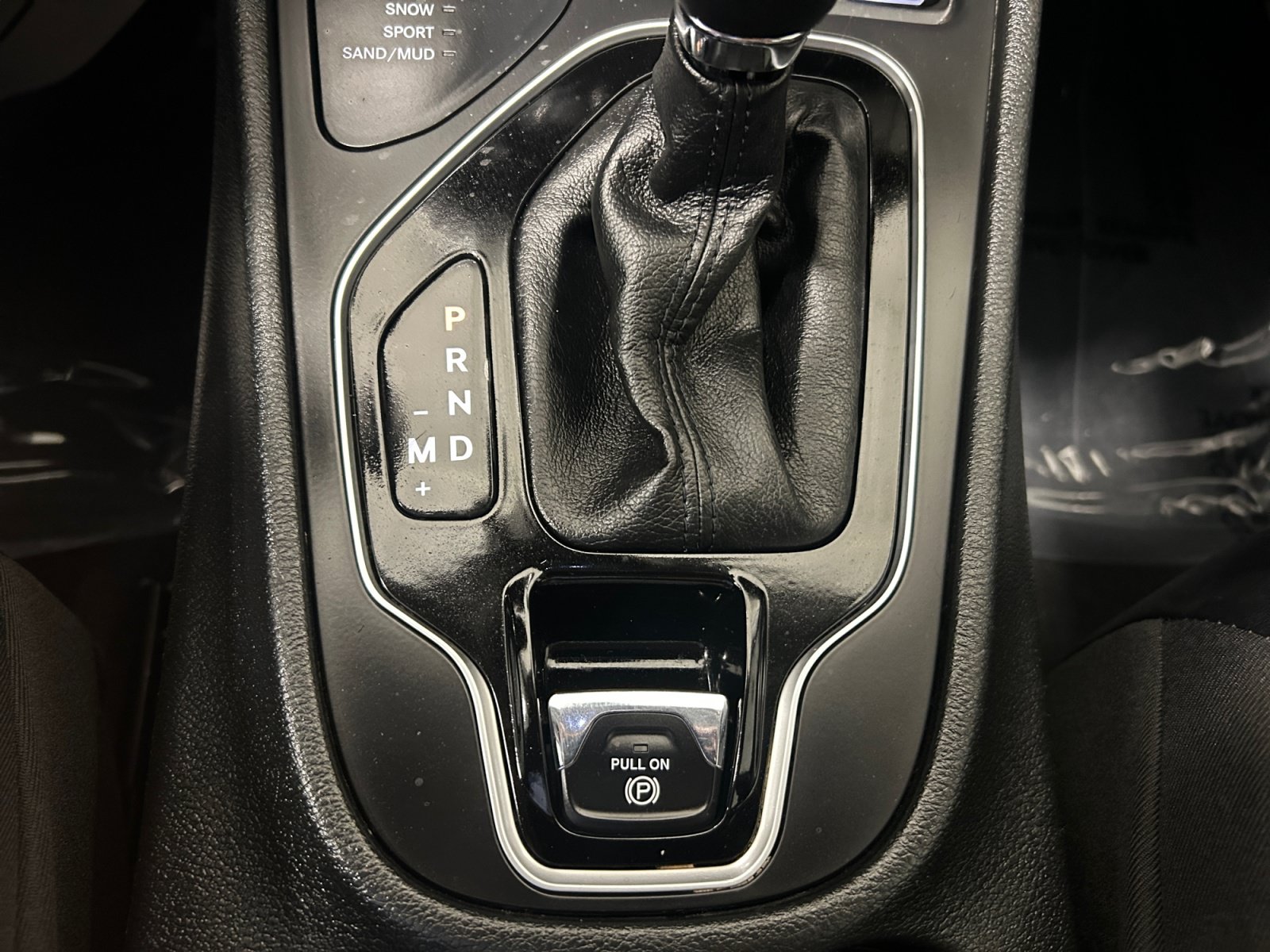 Used 2022 Jeep Cherokee Limited AWD/4WD image 18