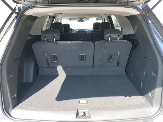 Used 2021 Chevrolet Traverse LS image 12