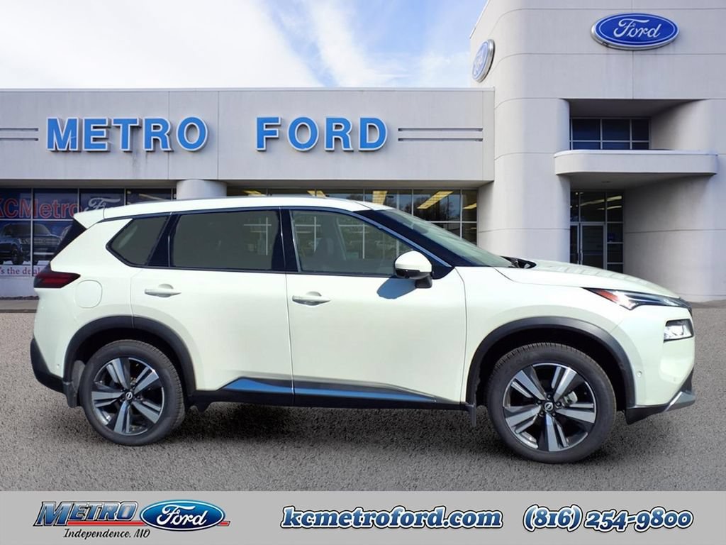 Used 2022 Nissan Rogue Platinum w/ Head-Up Display Package FWD image 2