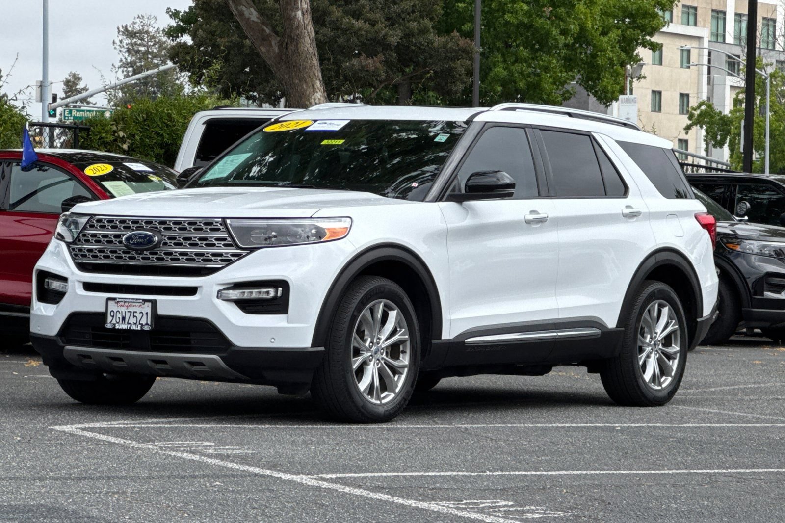 Certified 2021 Ford Explorer Limited w/ Equipment Group 301A AWD/4WD image 9