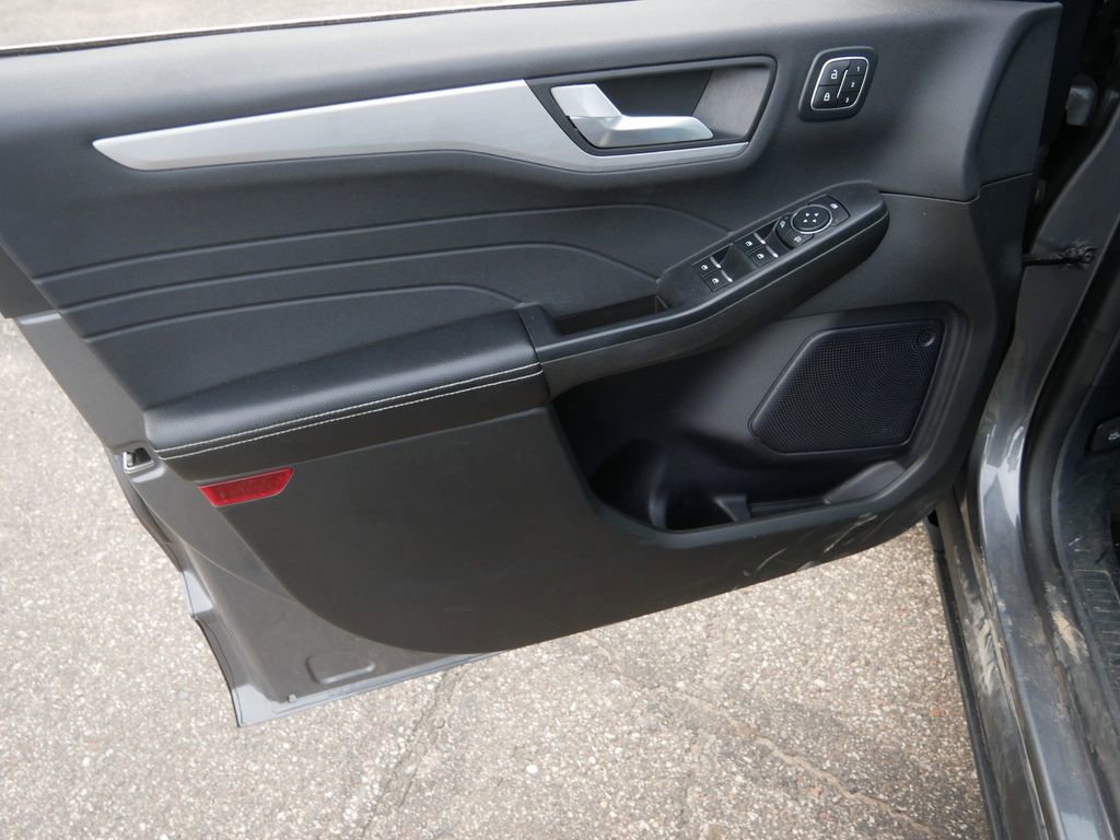 Certified 2024 Ford Escape Platinum AWD/4WD image 12