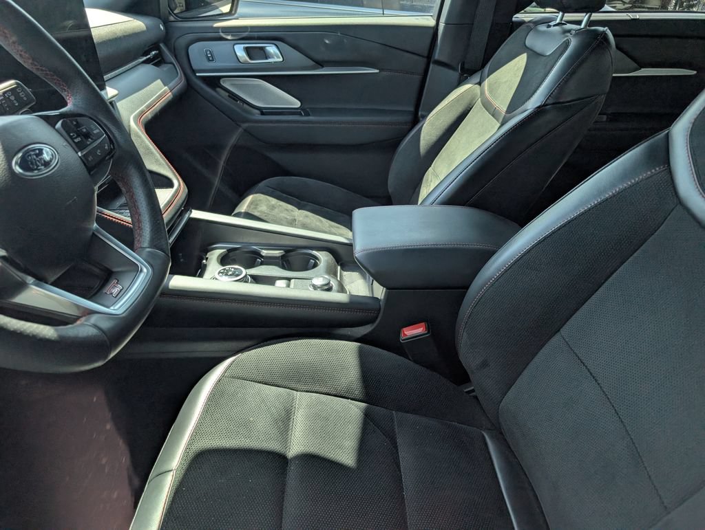 Certified 2025 Ford Explorer ST AWD/4WD image 9