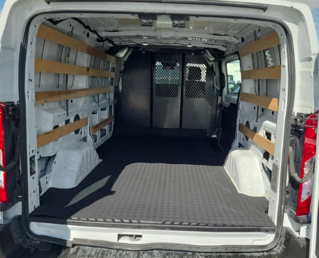 Certified 2018 Ford Transit 250 130 Low Roof w/ Exterior Upgrade Package RWD image 8