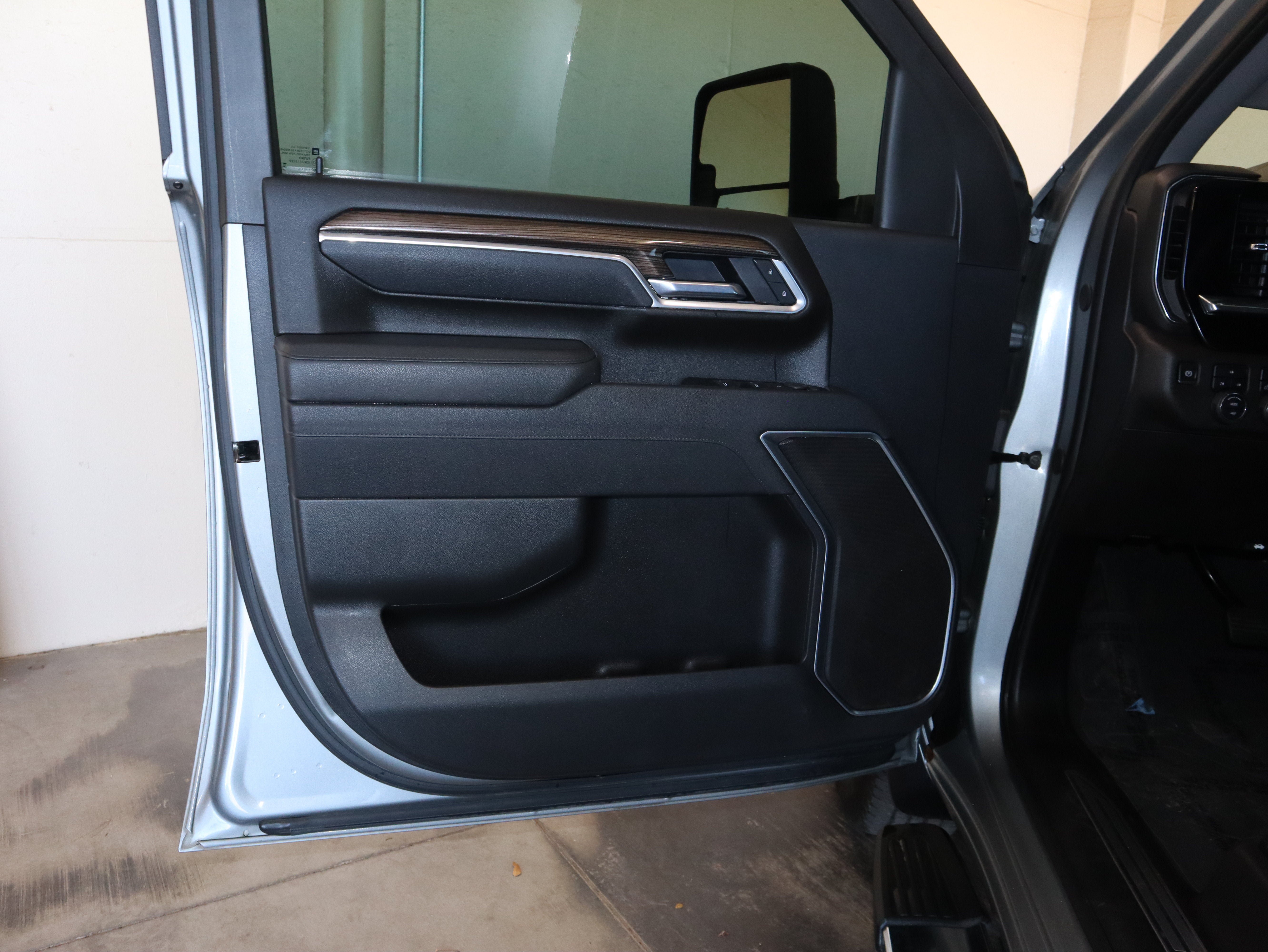 Used 2025 Chevrolet Silverado 2500 LT w/ Convenience Package AWD/4WD image 33