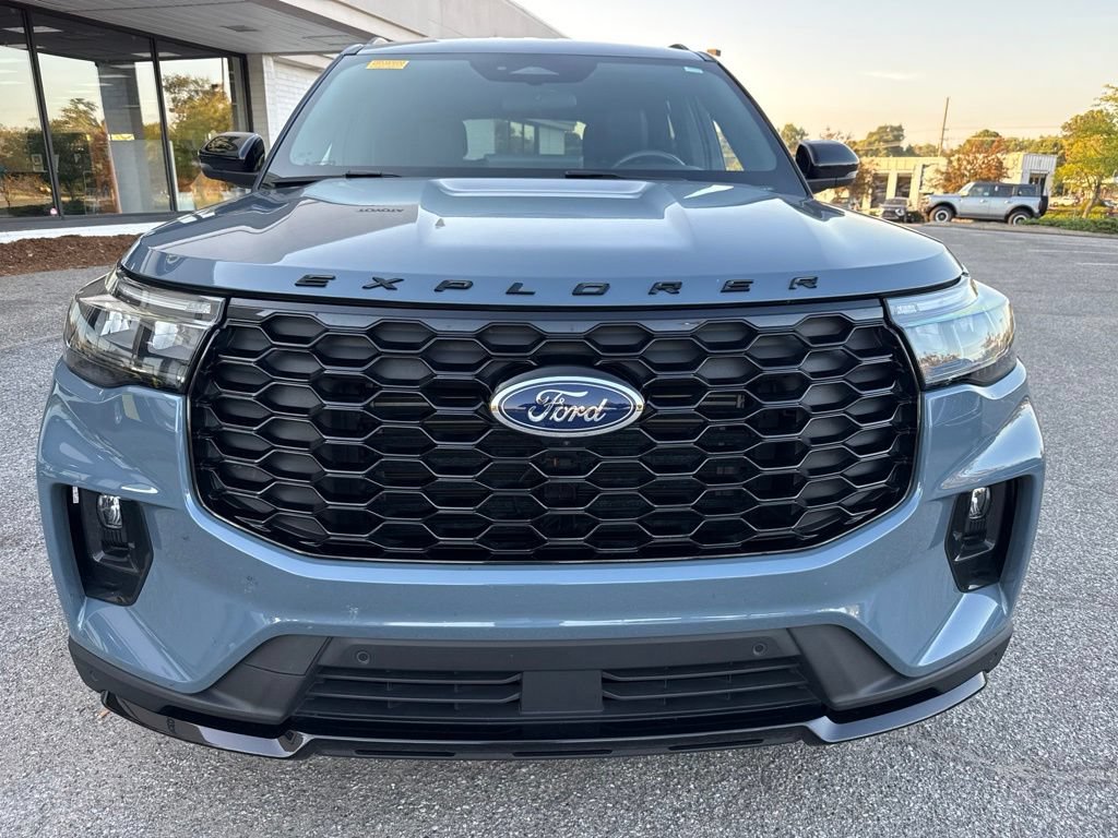 Certified 2025 Ford Explorer ST-Line AWD/4WD image 7