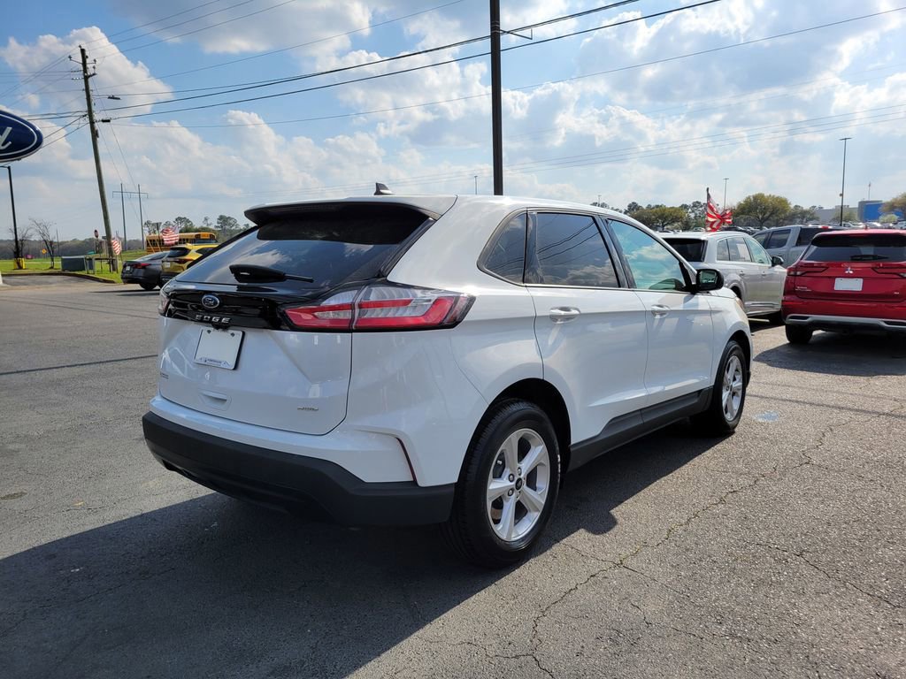 Certified 2024 Ford Edge SE image 5