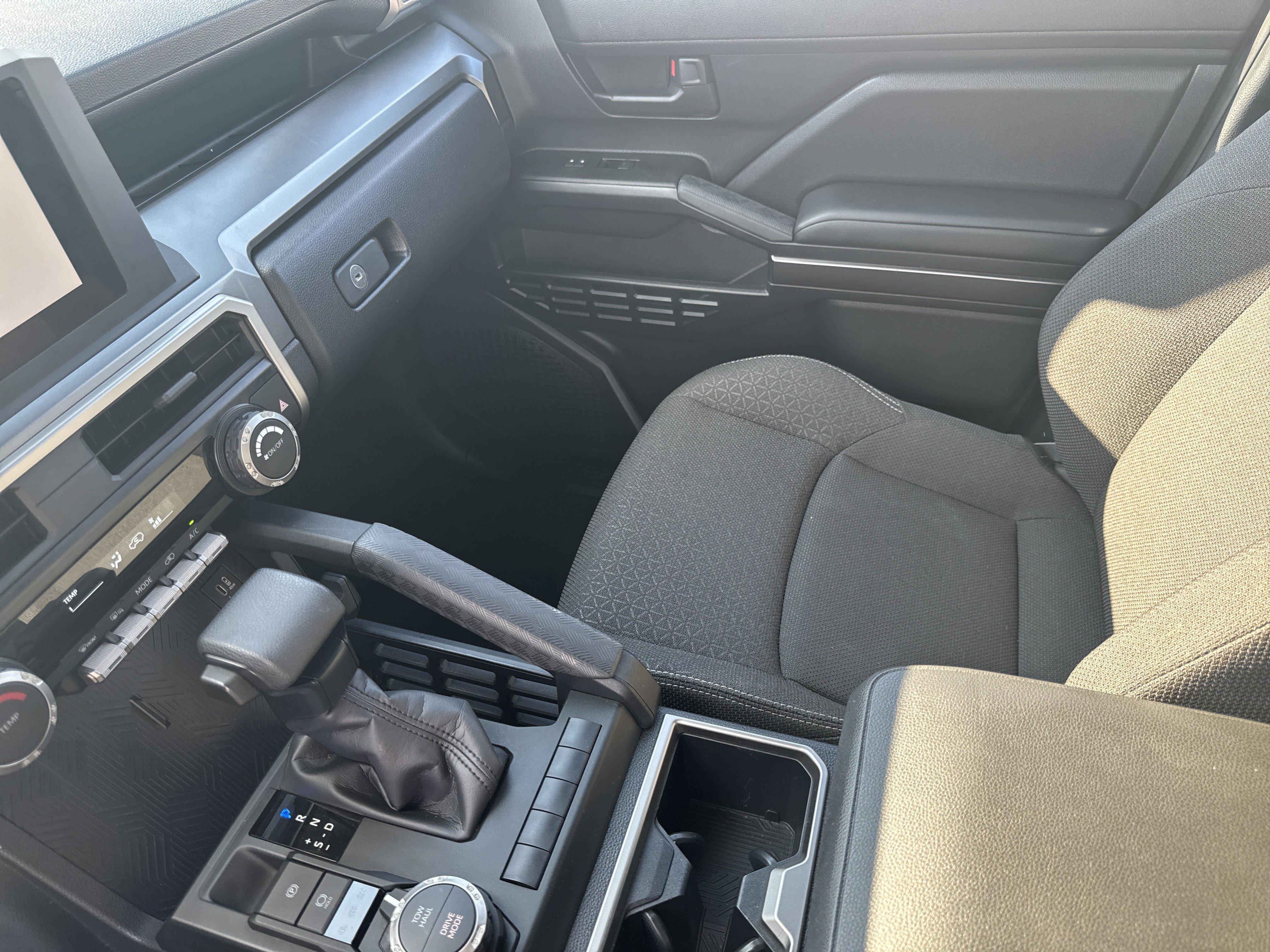 Used 2025 Toyota 4Runner SR5 AWD/4WD image 30