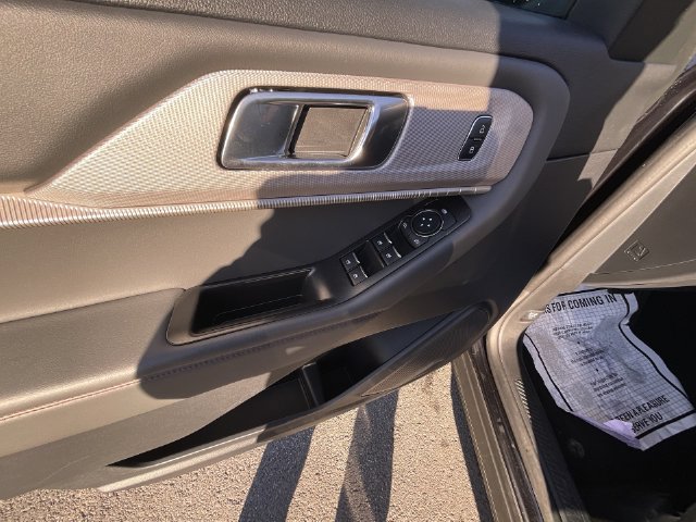 Certified 2025 Ford Explorer Active AWD/4WD image 14