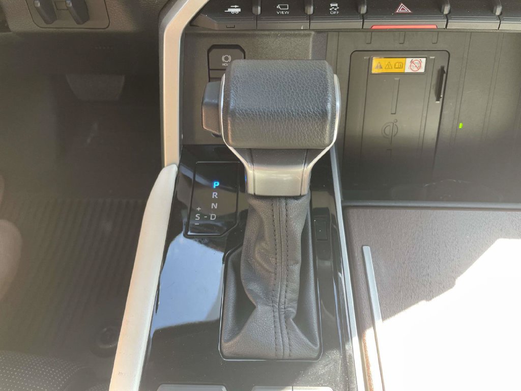 Used 2024 Toyota Sequoia Capstone AWD/4WD image 17