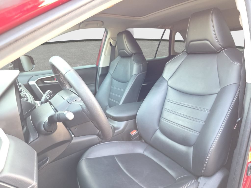 Used 2021 Toyota RAV4 XLE Premium AWD/4WD image 13