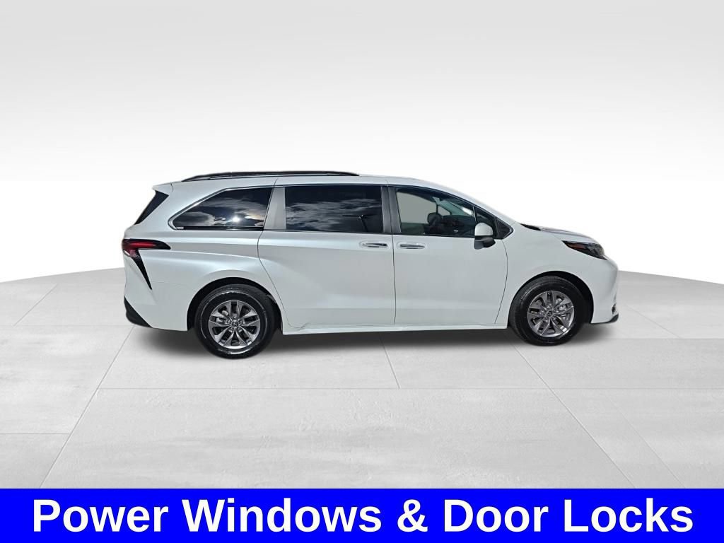 Used 2024 Toyota Sienna XLE video 2