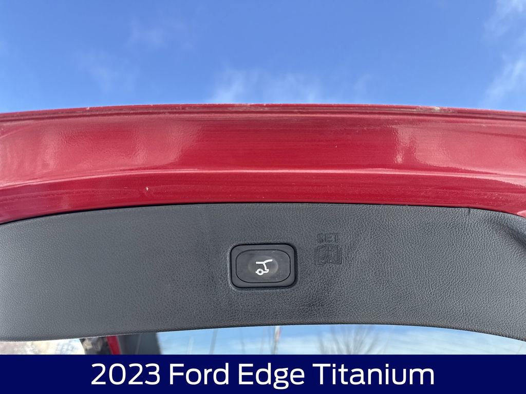 Certified 2023 Ford Edge Titanium w/ Class II Trailer Tow Package image 17