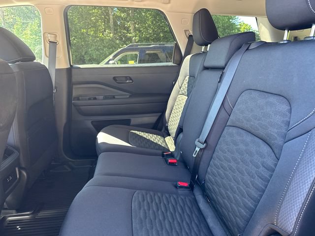 Used 2025 Nissan Pathfinder S w/ Cargo Package AWD/4WD image 17
