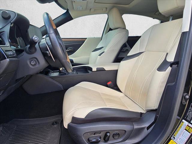 Used 2024 Lexus ES 300h Ultra Luxury w/ Accessory Package (Z2) FWD image 15