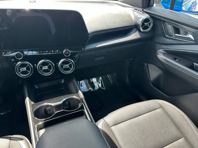 Used 2024 Chevrolet Blazer EV LT AWD/4WD image 16