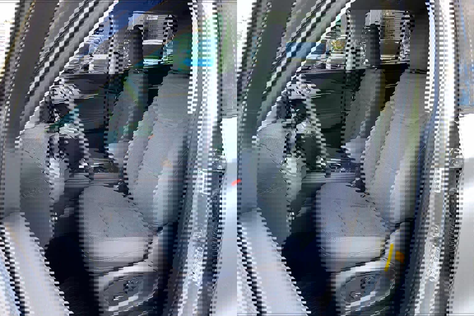 Certified 2025 Ford Explorer Active image 9