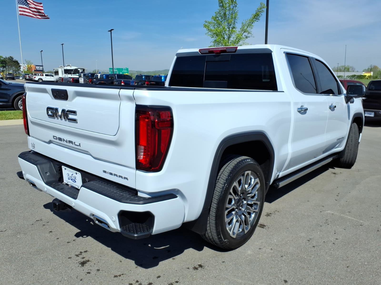 Used 2026 GMC Sierra 1500 Denali Ultimate AWD/4WD image 5