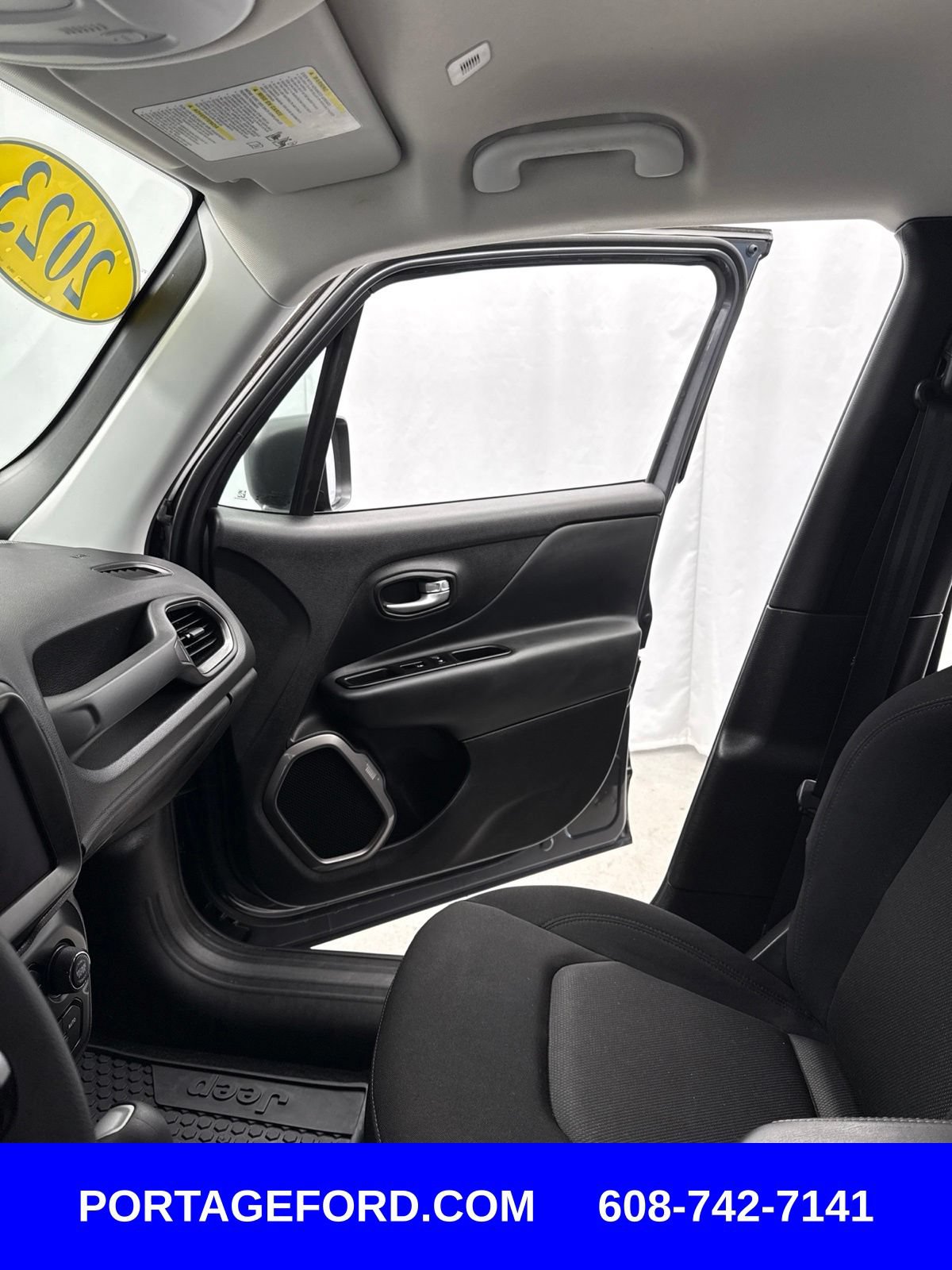 Used 2023 Jeep Renegade Latitude AWD/4WD image 22