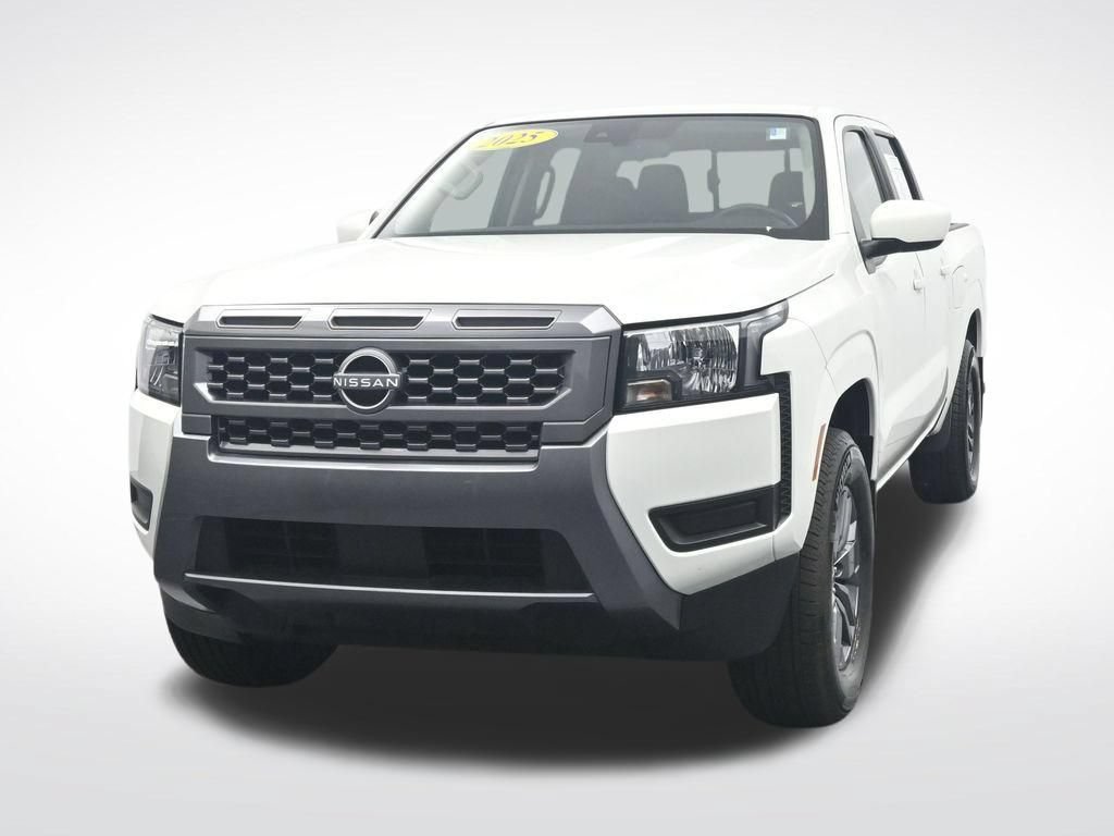 Used 2025 Nissan Frontier SV RWD image 2