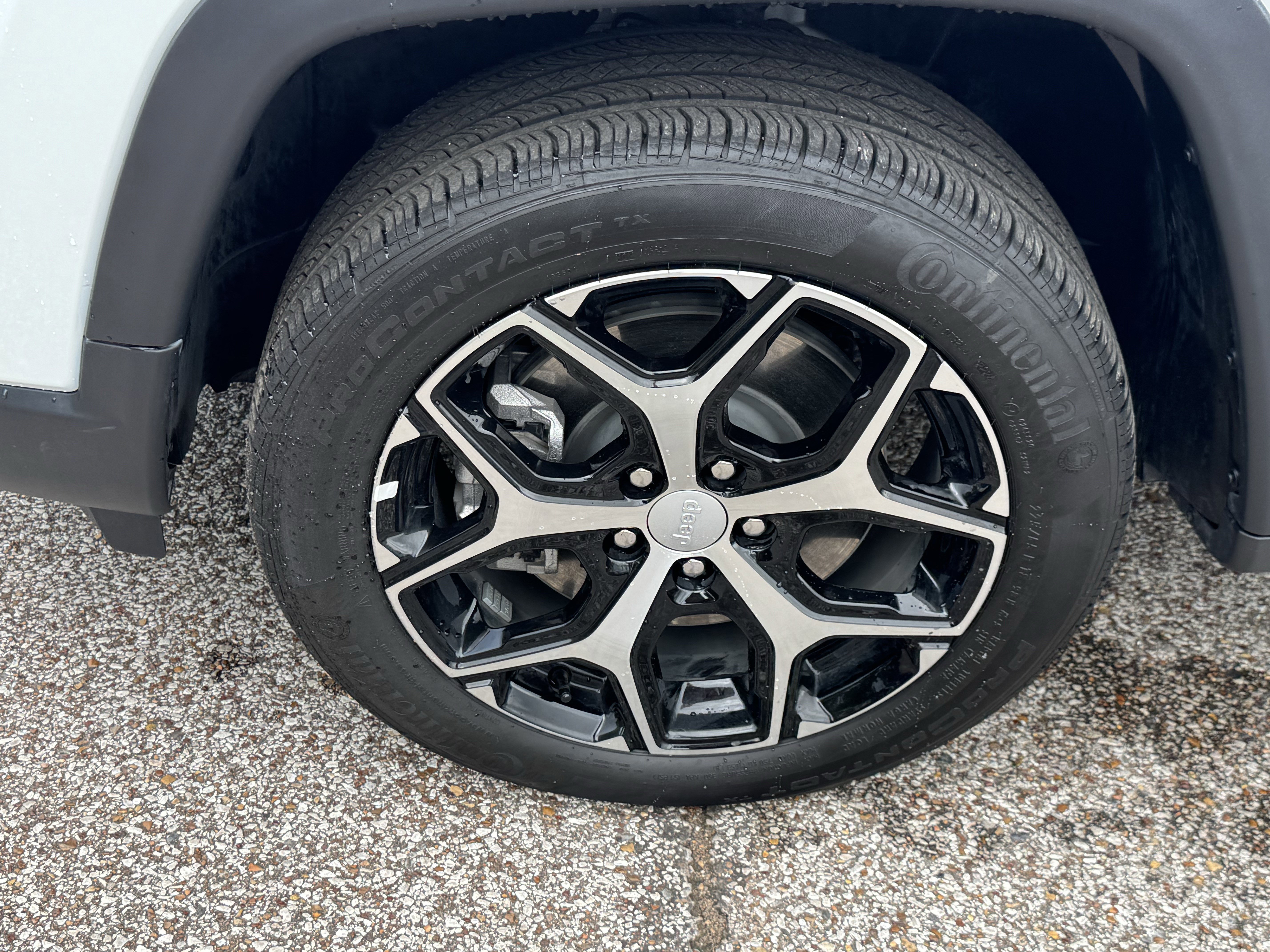 Used 2024 Jeep Compass Limited image 9