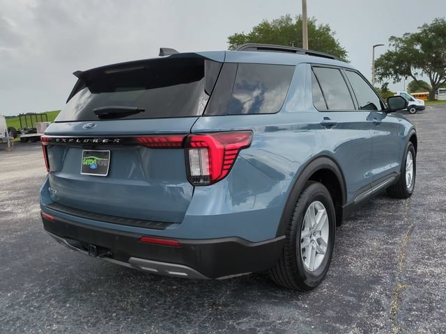 Certified 2025 Ford Explorer Active w/ Active Comfort Package RWD image 5