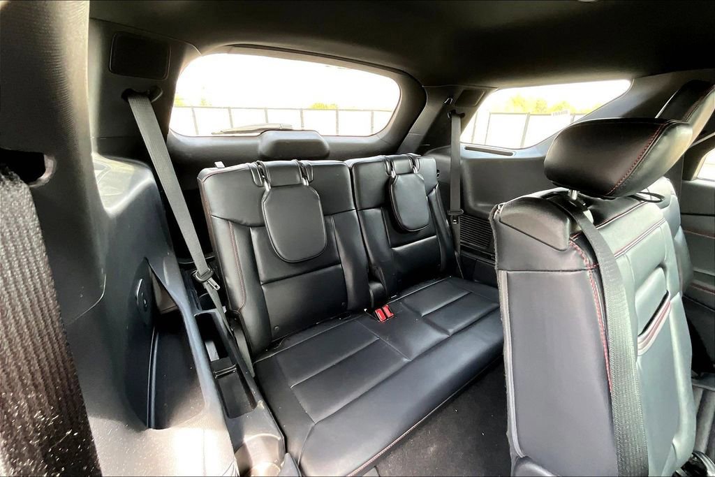 Certified 2025 Ford Explorer ST-Line w/ ST-Line Street Pack image 21