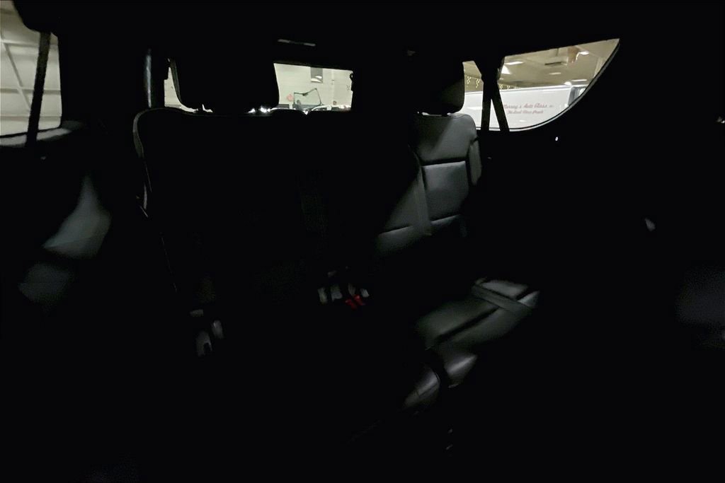 Used 2023 Chevrolet Suburban Premier image 26
