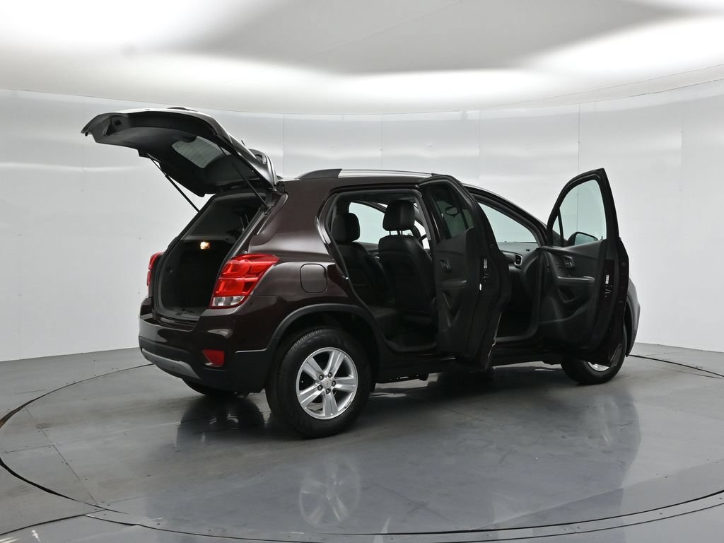 Used 2020 Chevrolet Trax LT w/ LT Convenience Package FWD image 6
