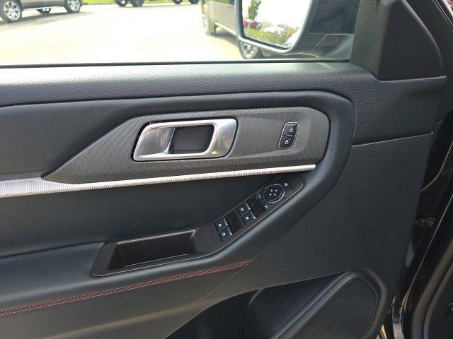 Certified 2025 Ford Explorer ST-Line w/ ST-Line Street Pack image 12