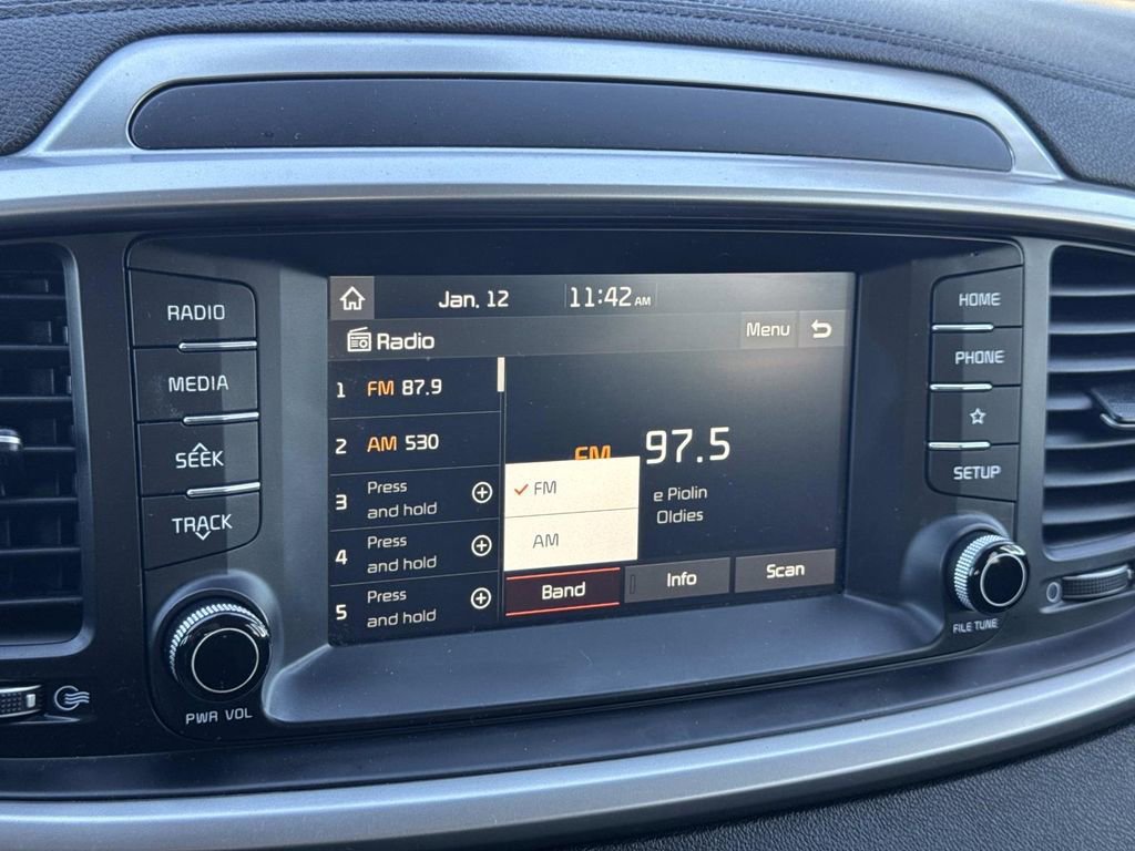 Used 2020 Kia Sorento LX image 14