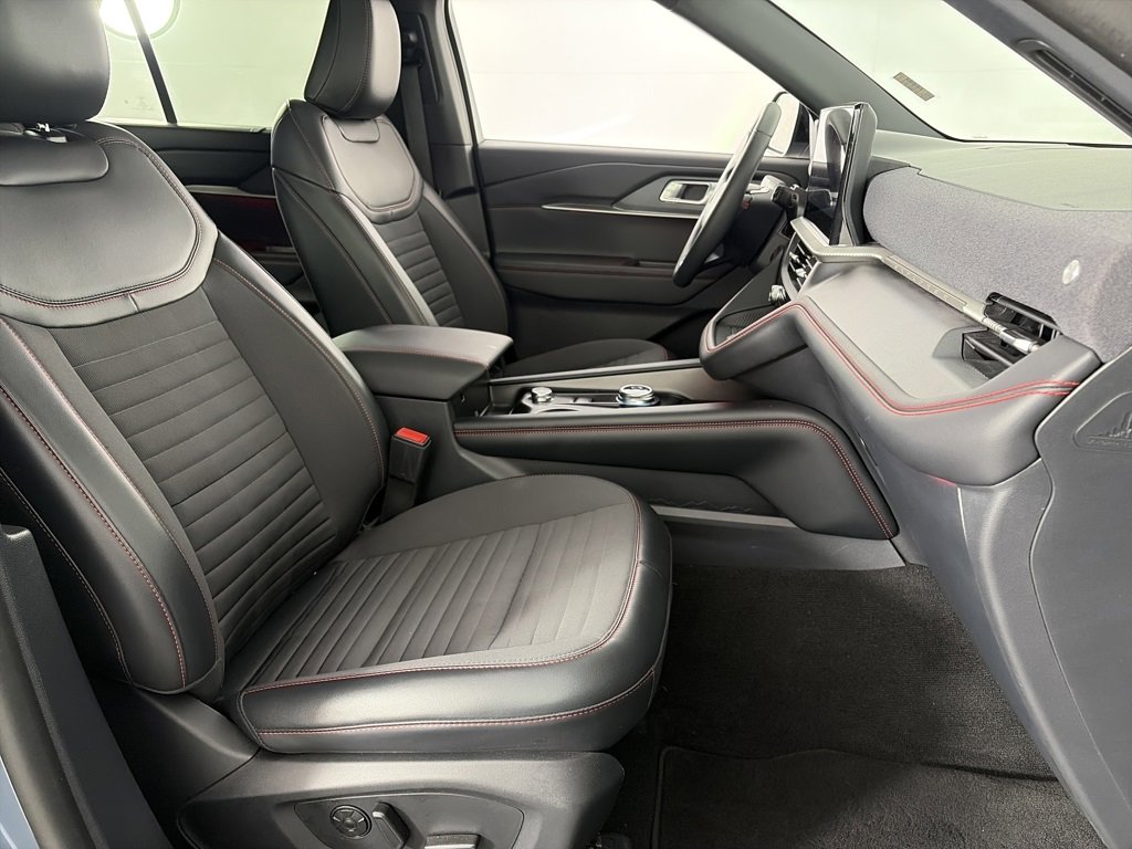 Certified 2025 Ford Explorer ST-Line w/ Premium Package image 32