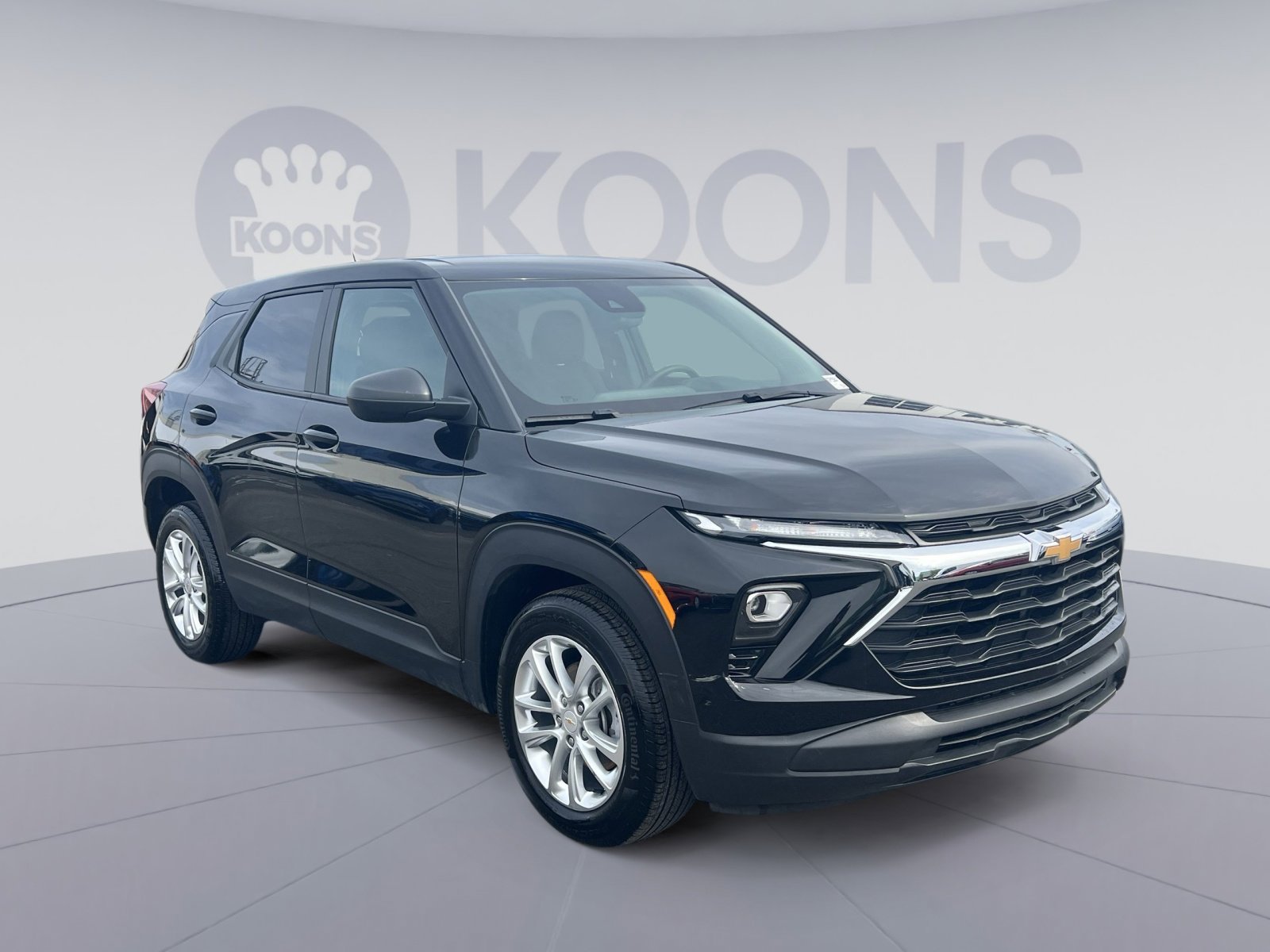 Used 2025 Chevrolet TrailBlazer LS w/ LS Convenience Package FWD image 2