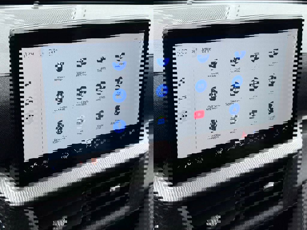 Certified 2025 Ford Explorer Platinum image 34